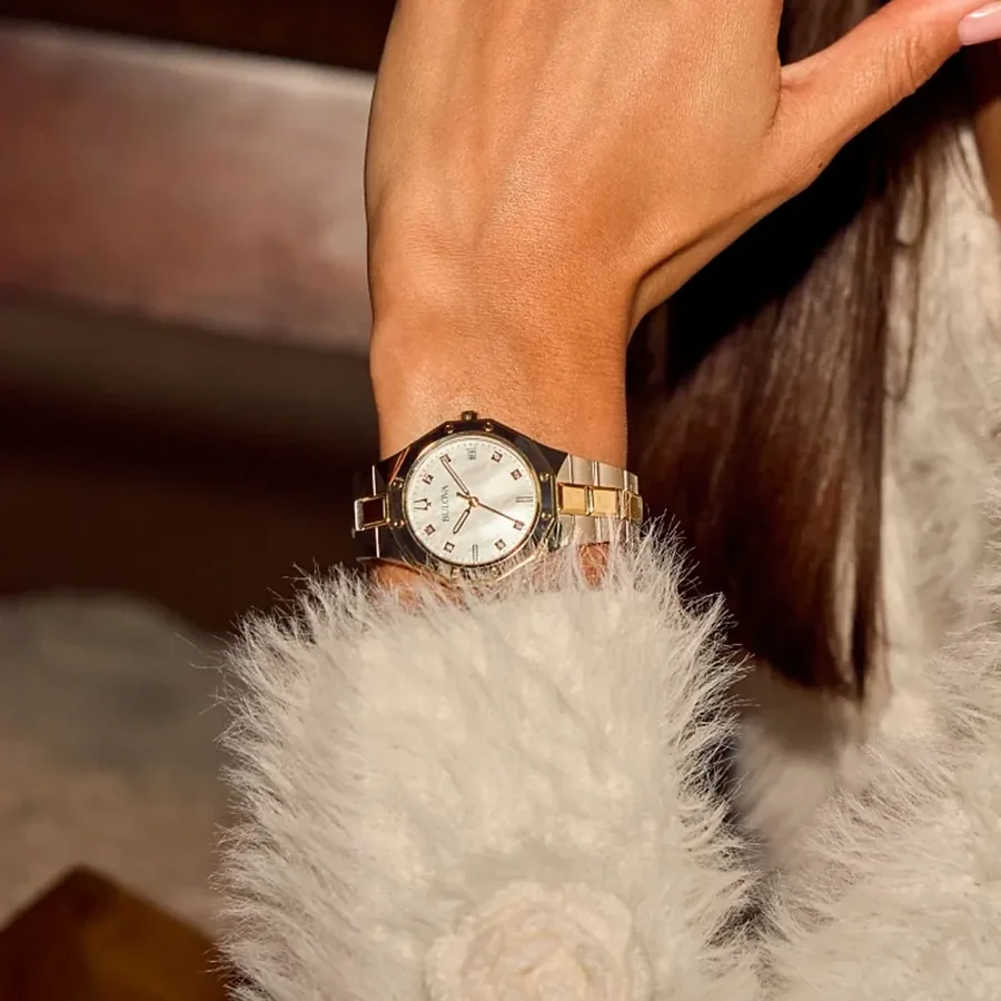 Bulova Prestige 32mm White Dial, view 2