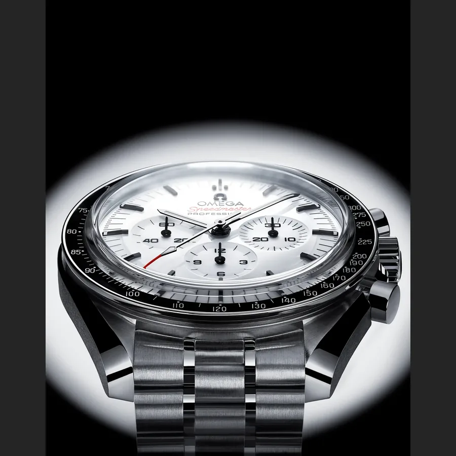 Omega Speedmaster Moonwatch Professional 42mm, White dial, view 2