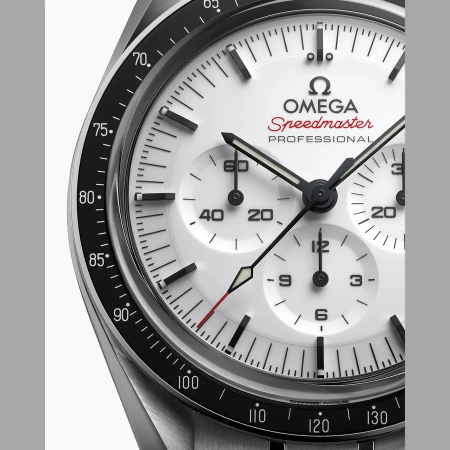 Omega Speedmaster Moonwatch Professional 42mm, White dial, view 3