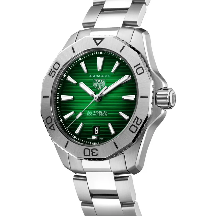 TAG Heuer Aquaracer 40mm Automatic Green Dial, view 3