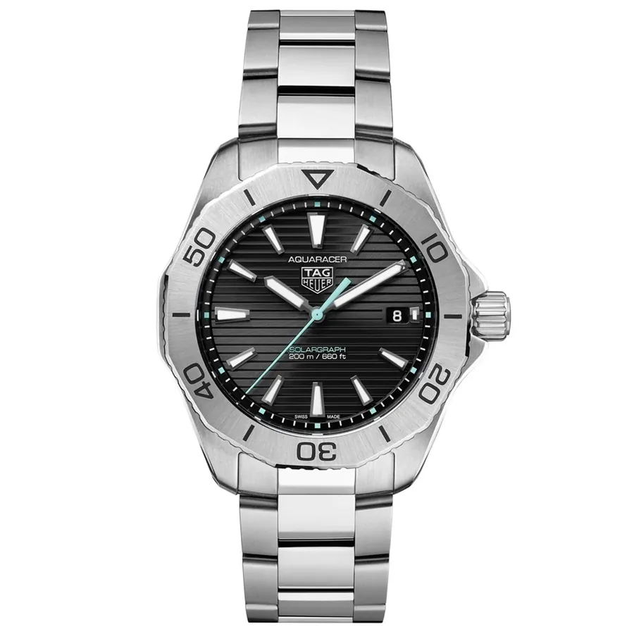 TAG Heuer Aquaracer 40mm Black Dial, front view
