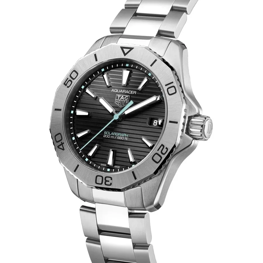 TAG Heuer Aquaracer 40mm Black Dial, view 3