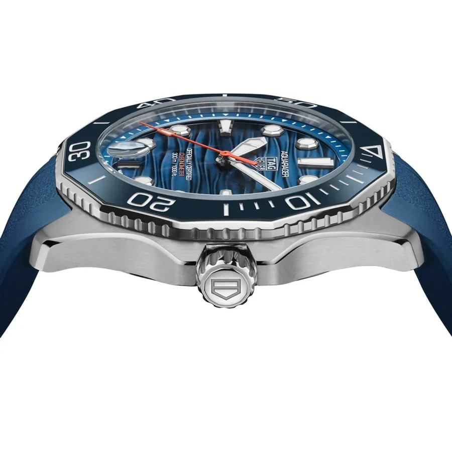 TAG Heuer Aquaracer 42mm Automatic Blue Dial, Blue Rubber Strap, Ref. WBP5111.FT6259, view 3