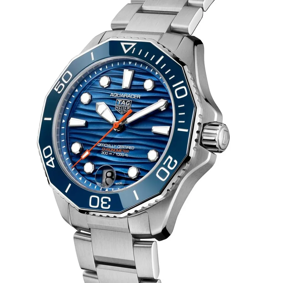 TAG Heuer Aquaracer 42mm Automatic Blue Dial, view 3