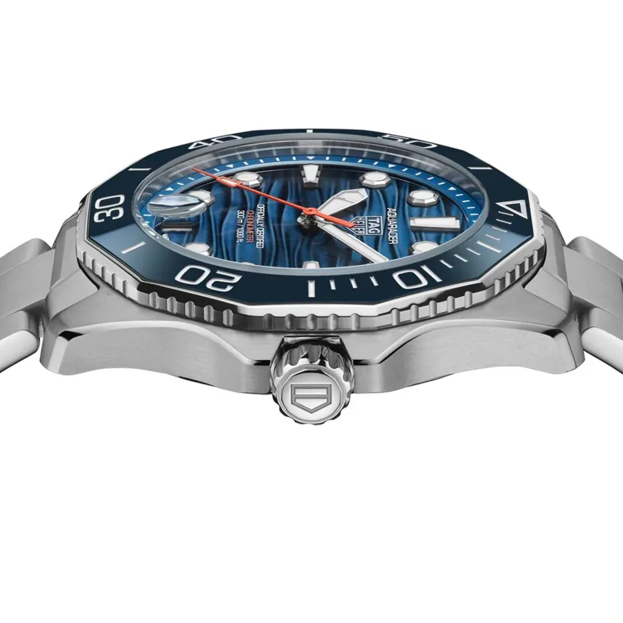 TAG Heuer Aquaracer 42mm Automatic Blue Dial, view 4