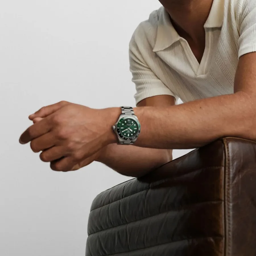 TAG Heuer Aquaracer 42mm Automatic Green Dial, view 2