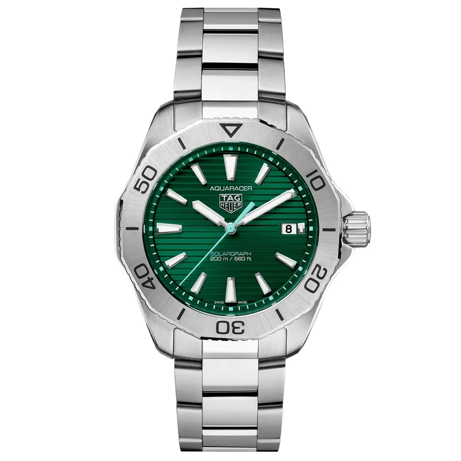 TAG Heuer Aquaracer Solar 40mm Green Dial, front view