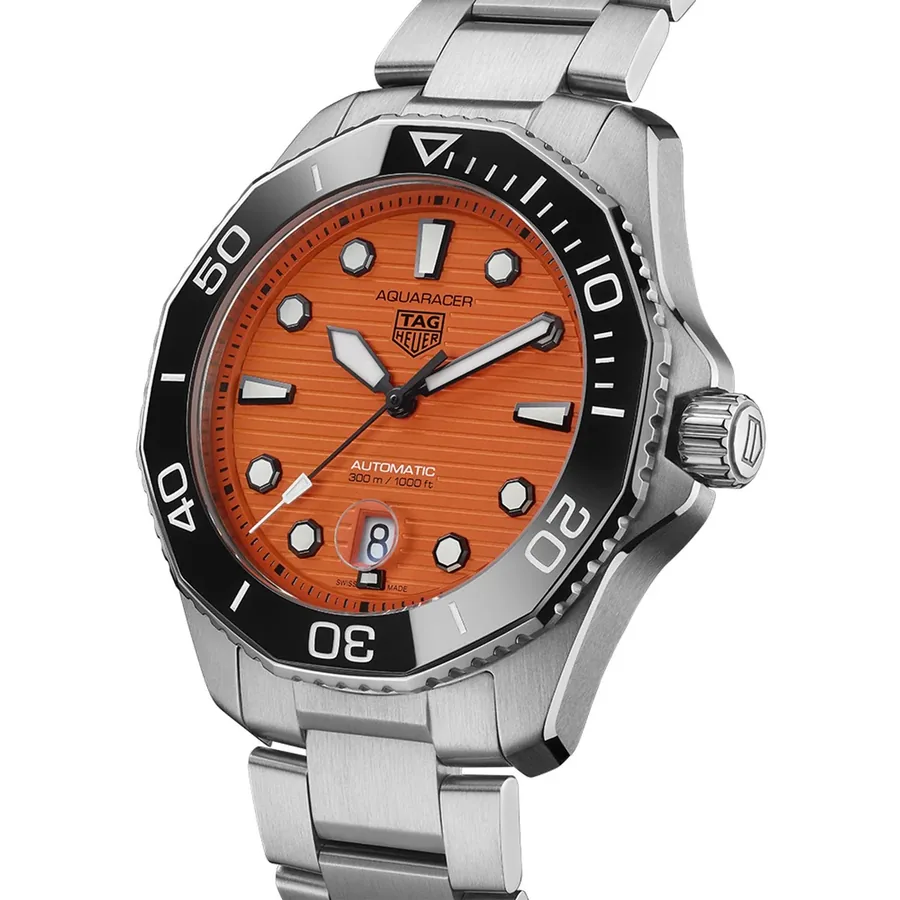 TAG Heuer Formula 1 43mm Chronograph Orange Dial, view 3