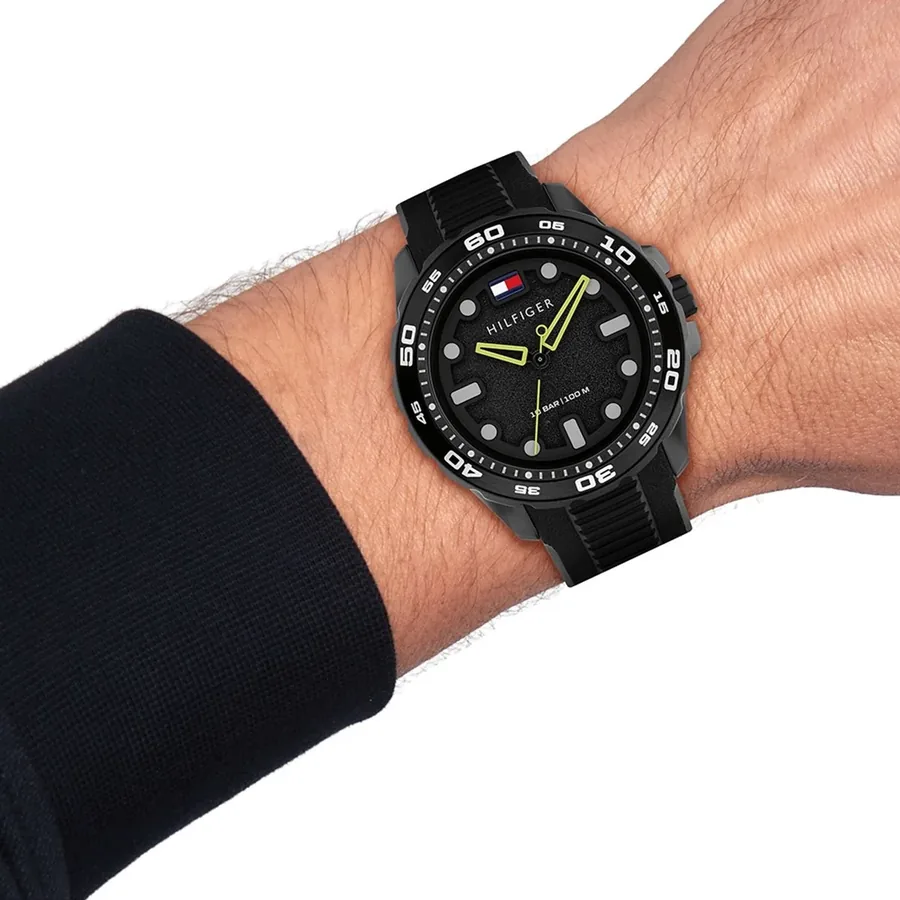 Tommy Hilfiger Regatta 42mm Black Dial, Black Rubber Strap, view 2