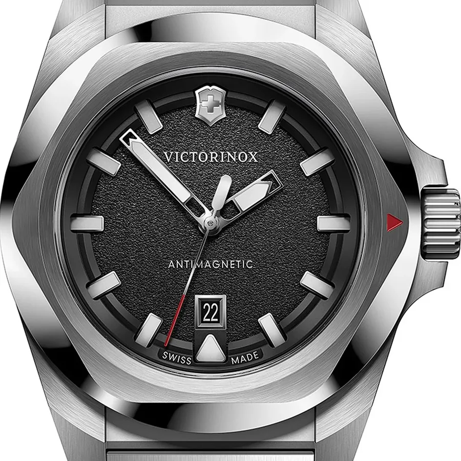 Victorinox I.N.O.X. 32mm Black Dial, view 2
