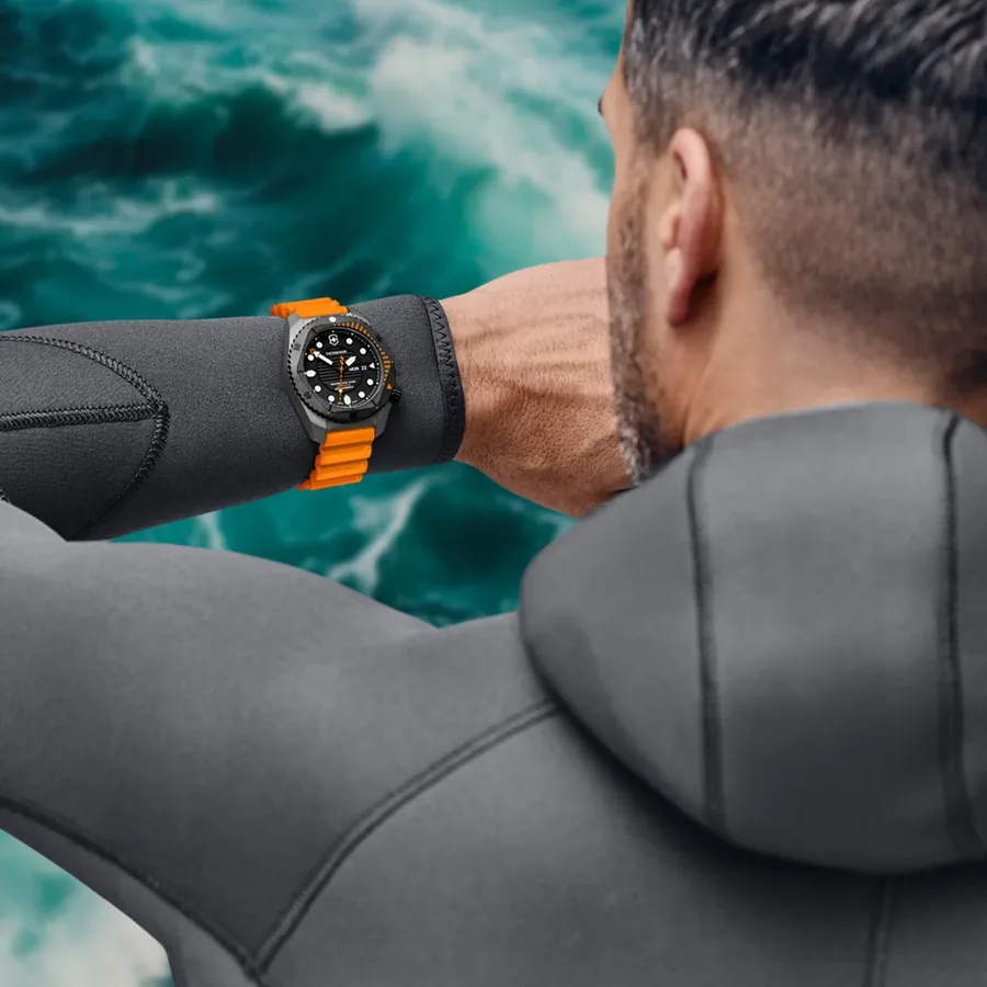 Victorinox I.N.O.X. Dive Pro 43mm Automatic Black Dial, Orange Rubber Strap, view 5