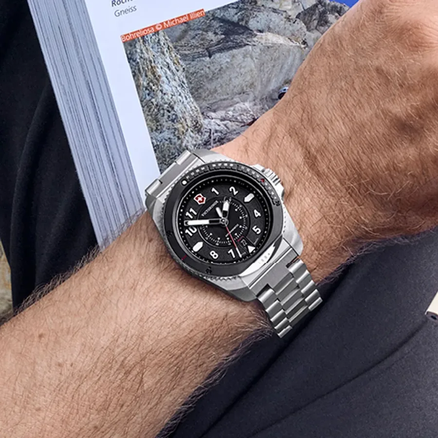 Victorinox Journey 1884 43mm Black Dial, Ref. 242009, view 5