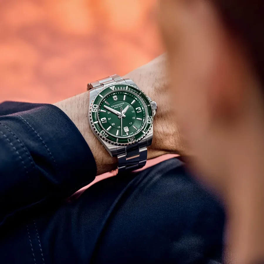 Victorinox Maverick 43mm Green Dial, Silver-Tone Stainless Steel Bracelet, view 3