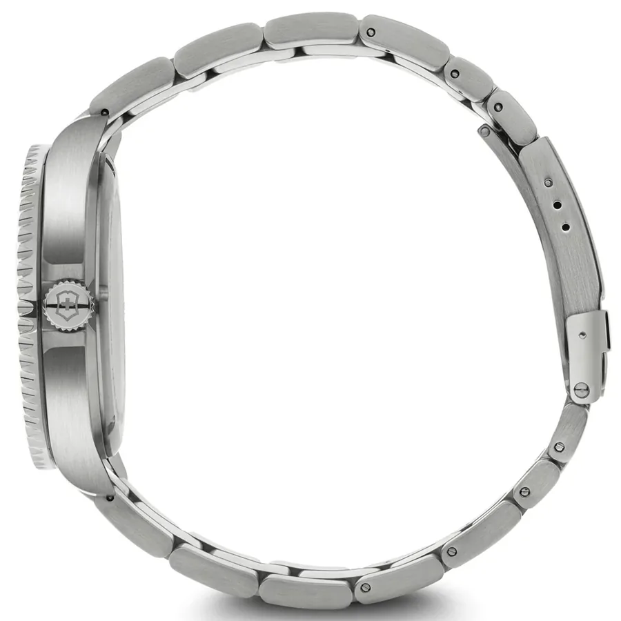 Victorinox Maverick 43mm Green Dial, Silver-Tone Stainless Steel Bracelet, view 5