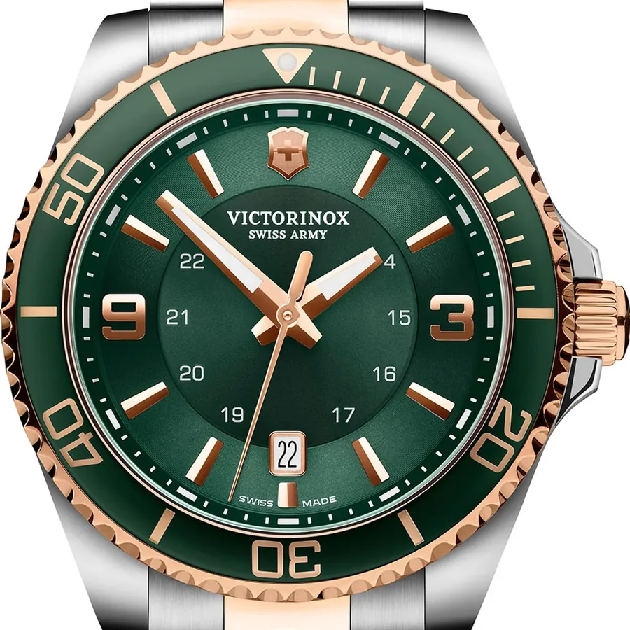 Victorinox Maverick 43mm Green Dial, view 2