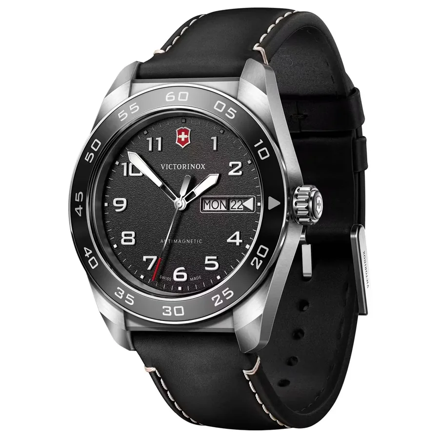 Victorinox Swiss Army 42mm Black Dial, view 4