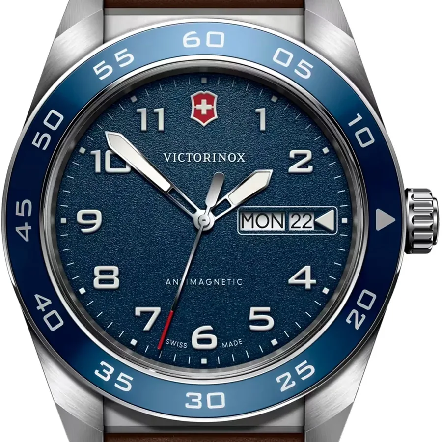 Victorinox Swiss Army 42mm Blue Dial, view 2